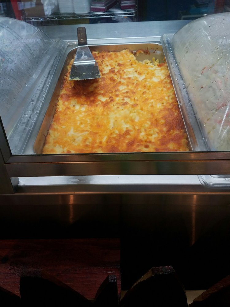 Baked macaroni pie tray